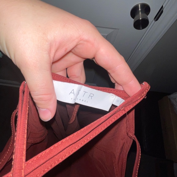 ASTR Rust Dress - Picture 2 of 2